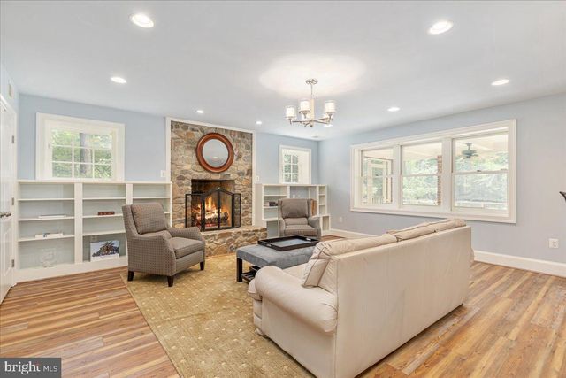7131 WOODLAND DR, Springfield, VA 22151