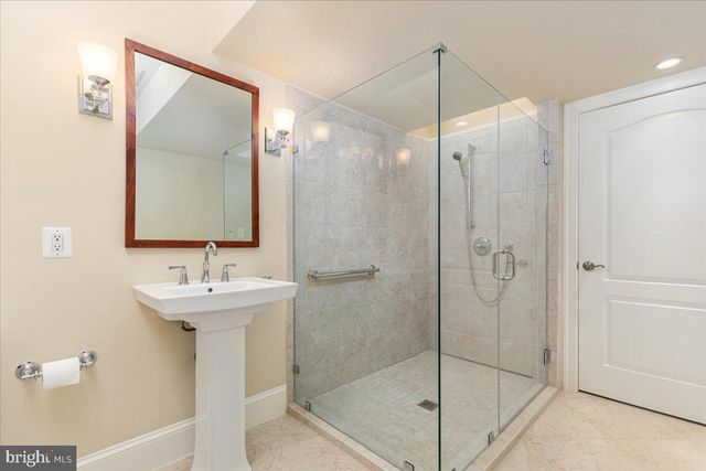 7131 WOODLAND DR, Springfield, VA 22151