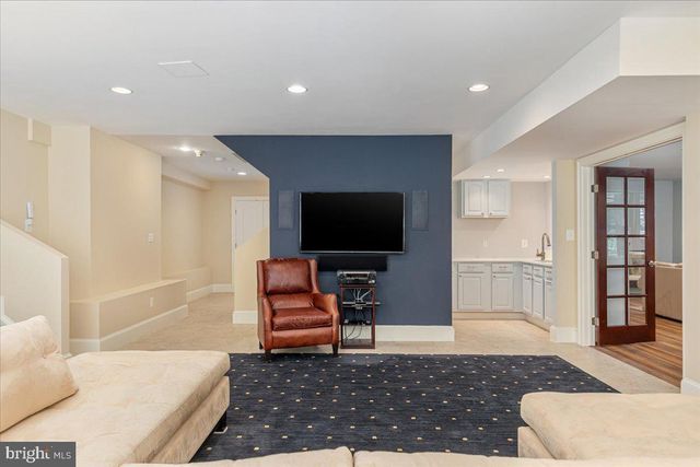7131 WOODLAND DR, Springfield, VA 22151