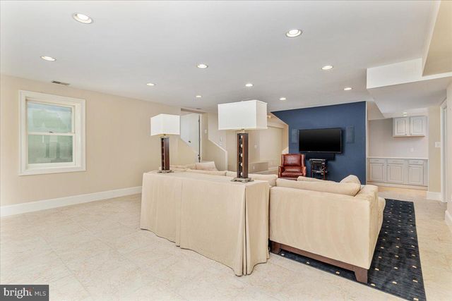 7131 WOODLAND DR, Springfield, VA 22151
