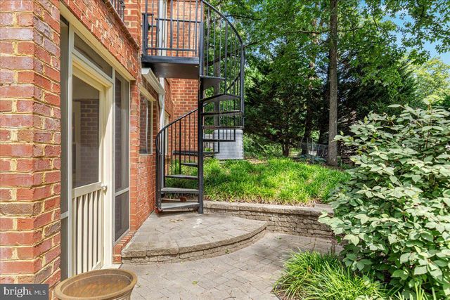 7131 WOODLAND DR, Springfield, VA 22151