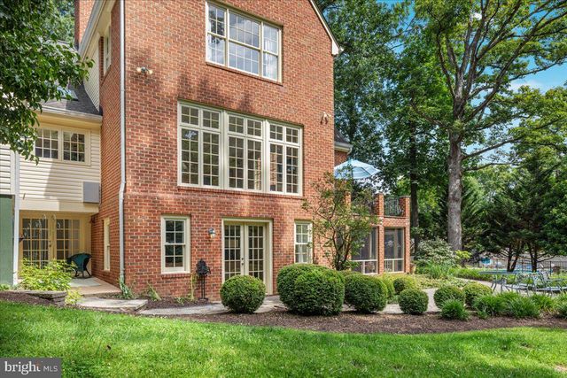 7131 WOODLAND DR, Springfield, VA 22151