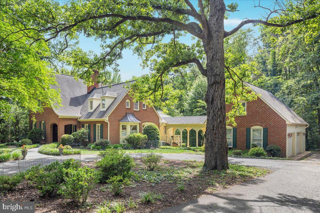 7131 WOODLAND DR, Springfield, VA 22151