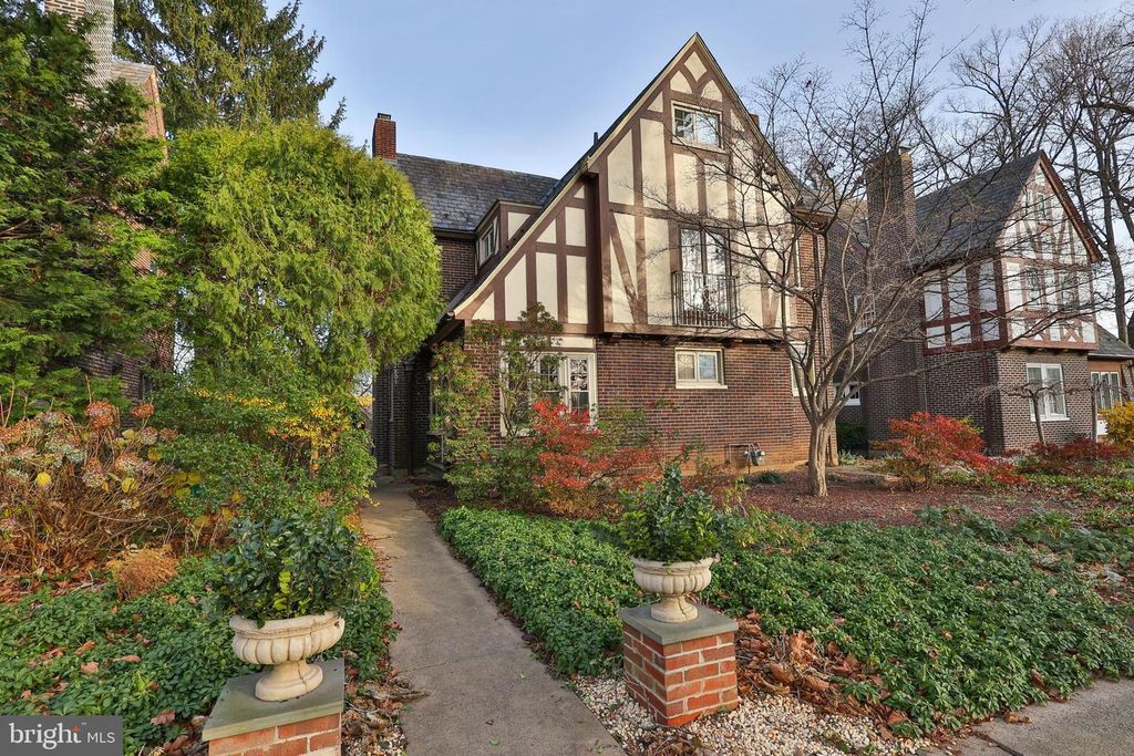 1808 SYCAMORE ST, Bethlehem, PA 18017