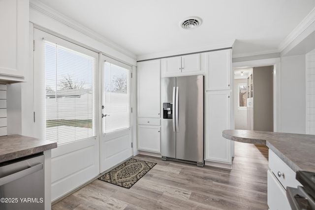 S 905 Ione St, Kennewick, WA 99336