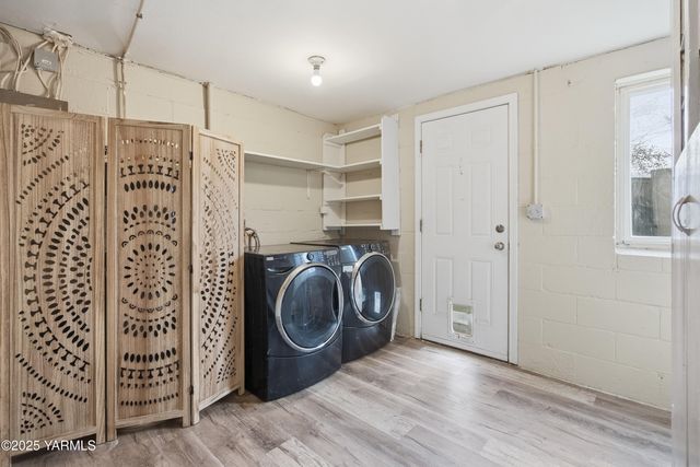 S 905 Ione St, Kennewick, WA 99336