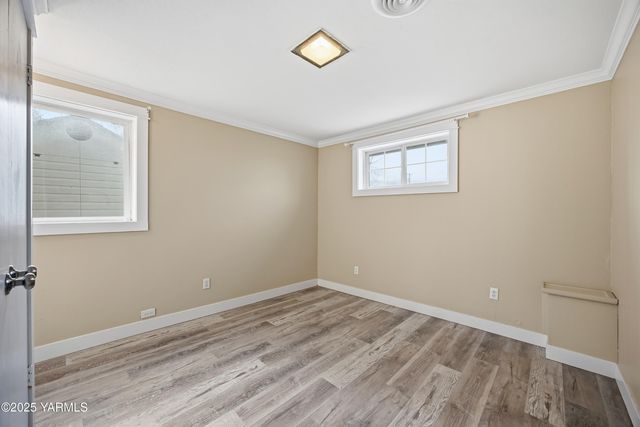 S 905 Ione St, Kennewick, WA 99336