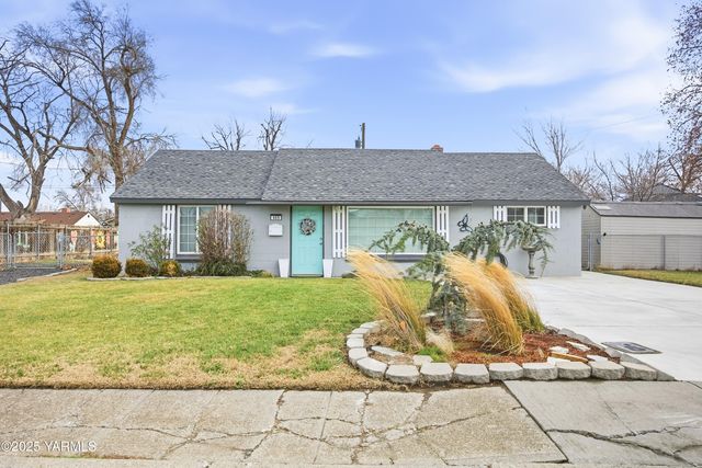 S 905 Ione St, Kennewick, WA 99336