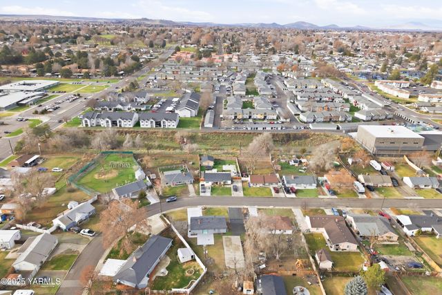 S 905 Ione St, Kennewick, WA 99336