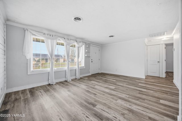 S 905 Ione St, Kennewick, WA 99336