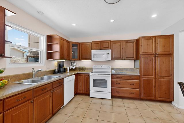 4515 Zirconia Drive NE, Rio Rancho, NM 87124