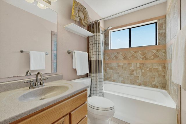 4515 Zirconia Drive NE, Rio Rancho, NM 87124