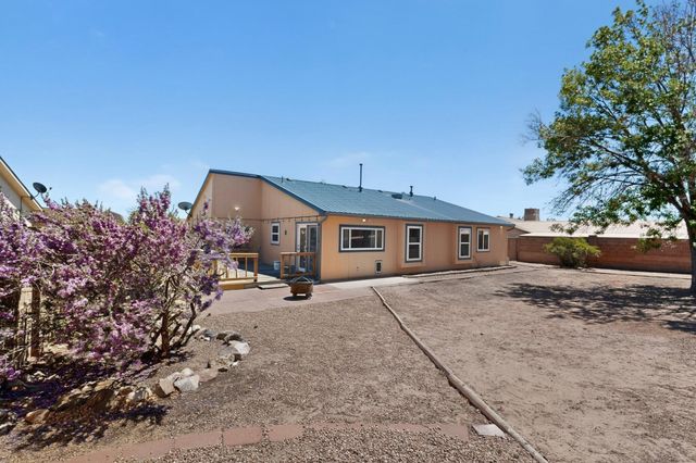 4515 Zirconia Drive NE, Rio Rancho, NM 87124