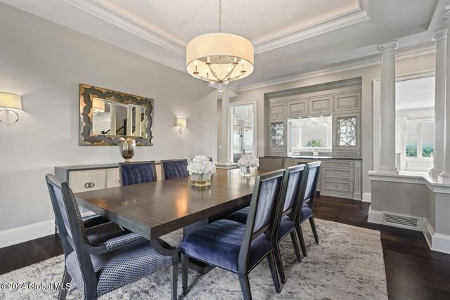 7 Stoneridge Drive, Colonie, NY 12211