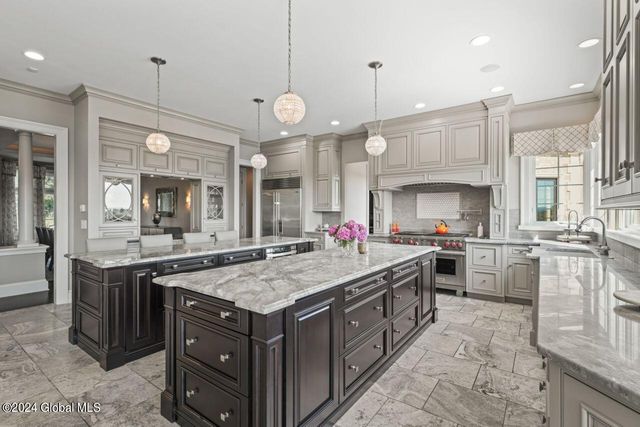 7 Stoneridge Drive, Colonie, NY 12211