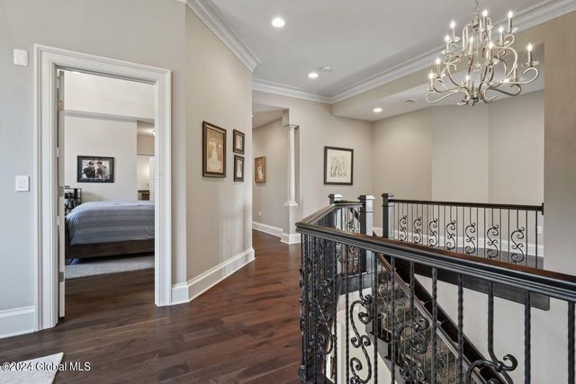 7 Stoneridge Drive, Colonie, NY 12211