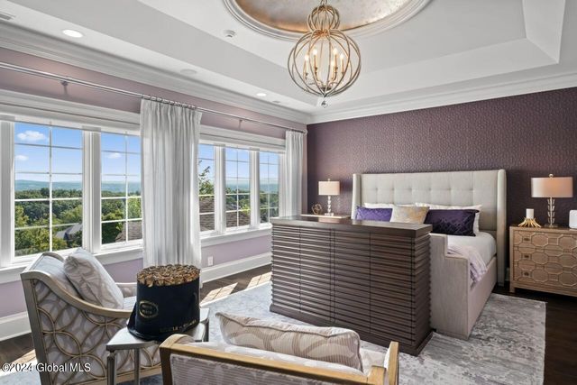 7 Stoneridge Drive, Colonie, NY 12211