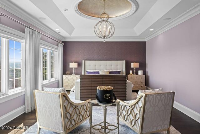 7 Stoneridge Drive, Colonie, NY 12211