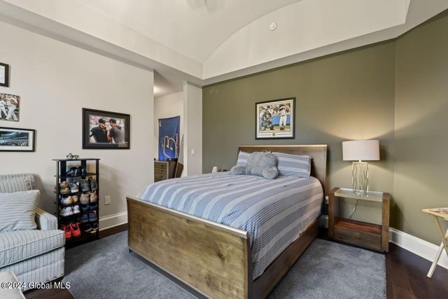 7 Stoneridge Drive, Colonie, NY 12211