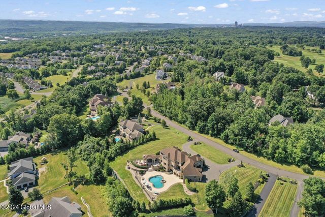 7 Stoneridge Drive, Colonie, NY 12211