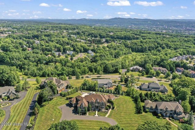 7 Stoneridge Drive, Colonie, NY 12211