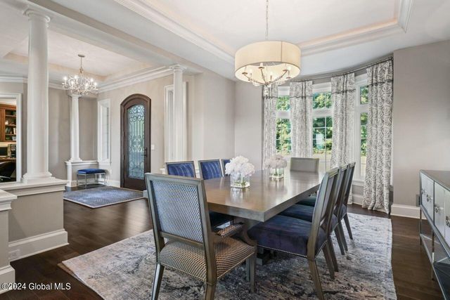 7 Stoneridge Drive, Colonie, NY 12211