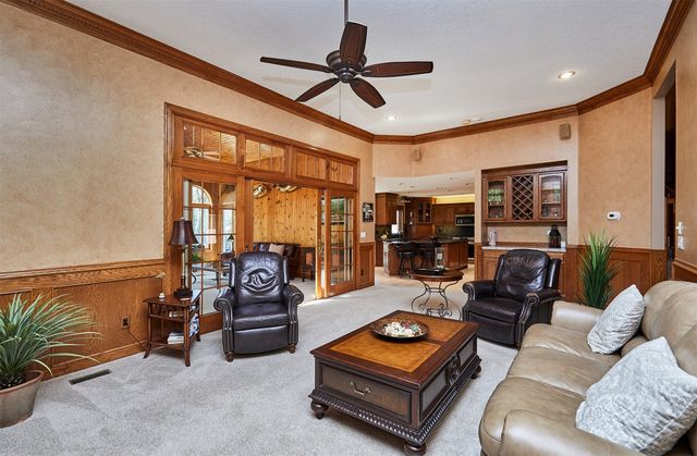 9150 Aurora Avenue, Urbandale, IA 50322