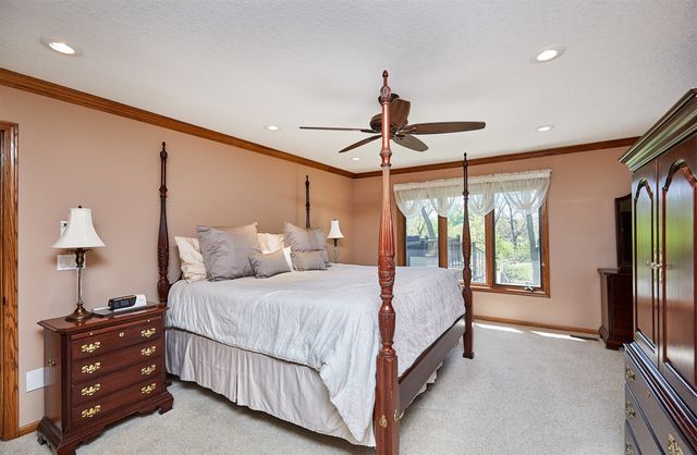 9150 Aurora Avenue, Urbandale, IA 50322
