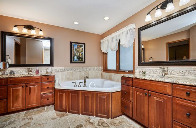 9150 Aurora Avenue, Urbandale, IA 50322