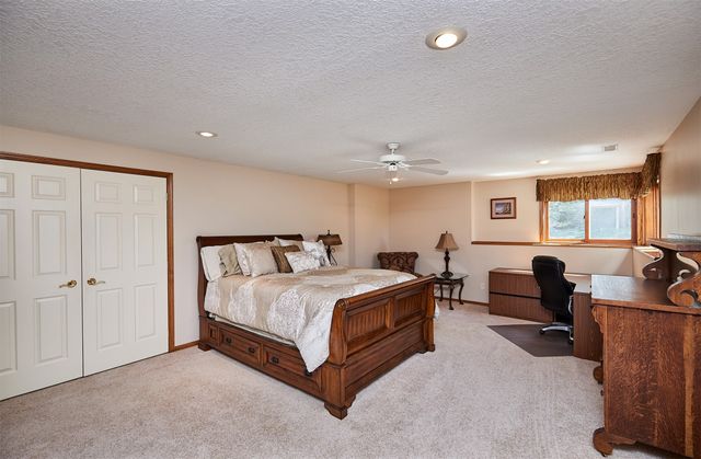 9150 Aurora Avenue, Urbandale, IA 50322