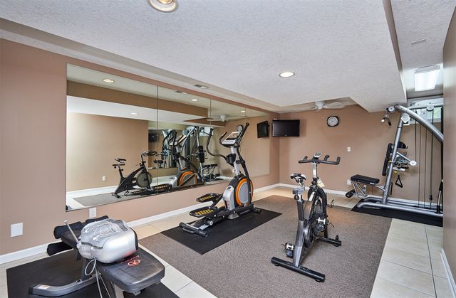 9150 Aurora Avenue, Urbandale, IA 50322