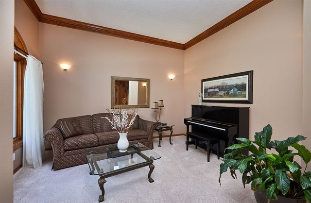 9150 Aurora Avenue, Urbandale, IA 50322