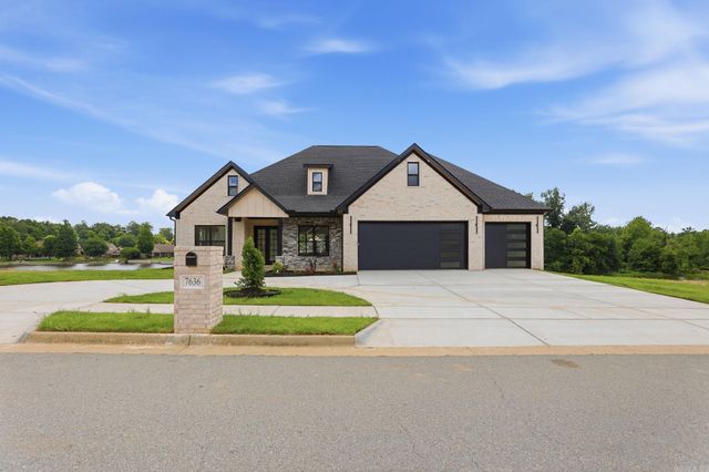 7636 S Shoreline Blvd, Benton, AR 72019