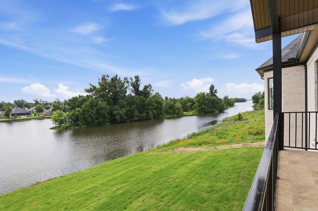 7636 S Shoreline Blvd, Benton, AR 72019