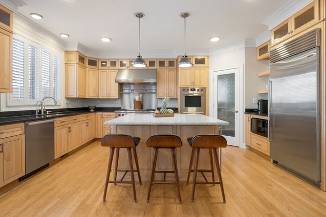 38 Bluestone Drive, St. Charles, IL 60174