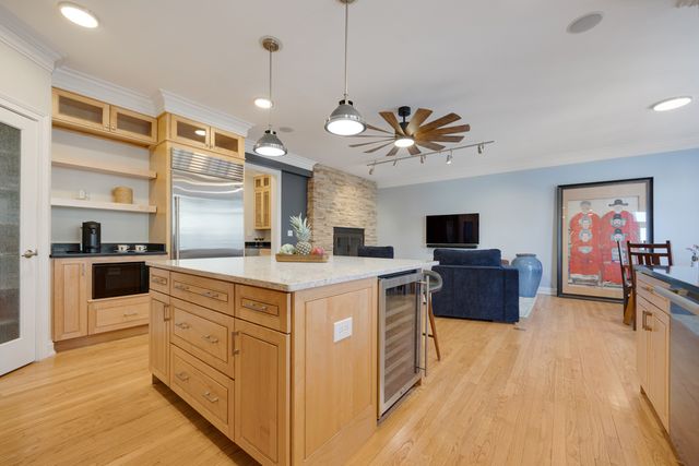 38 Bluestone Drive, St. Charles, IL 60174