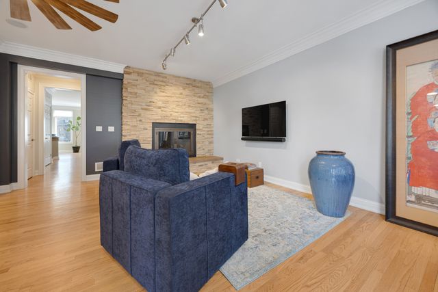 38 Bluestone Drive, St. Charles, IL 60174