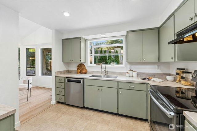 4613 SW 316th Place, Federal Way, WA 98023