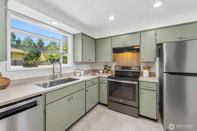4613 SW 316th Place, Federal Way, WA 98023