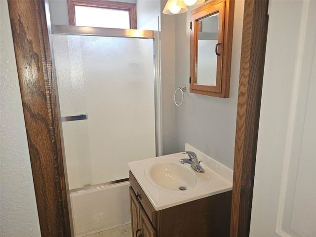 1112 A Avenue, Vinton, IA 52349