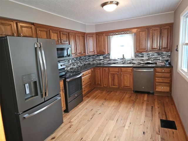 1112 A Avenue, Vinton, IA 52349