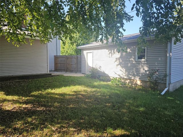 1112 A Avenue, Vinton, IA 52349