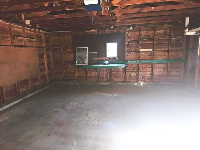 1112 A Avenue, Vinton, IA 52349