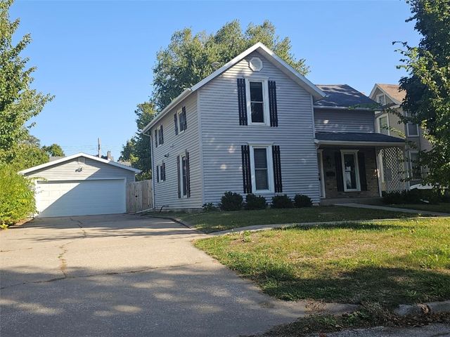 1112 A Avenue, Vinton, IA 52349