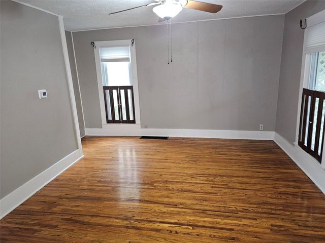 1112 A Avenue, Vinton, IA 52349