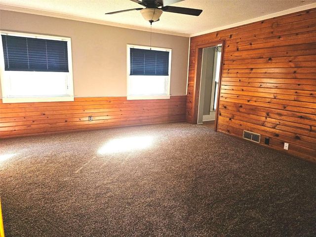 1112 A Avenue, Vinton, IA 52349