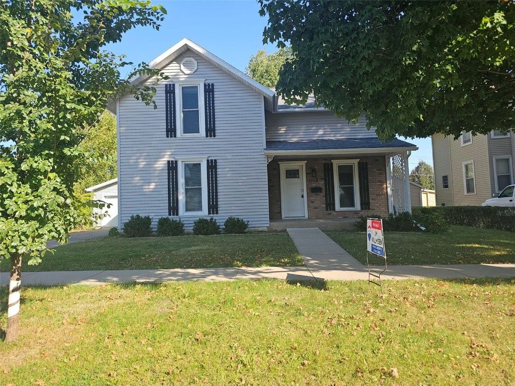 1112 A Avenue, Vinton, IA 52349