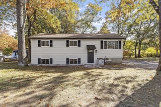 17 York Ave, Westford, MA 01886
