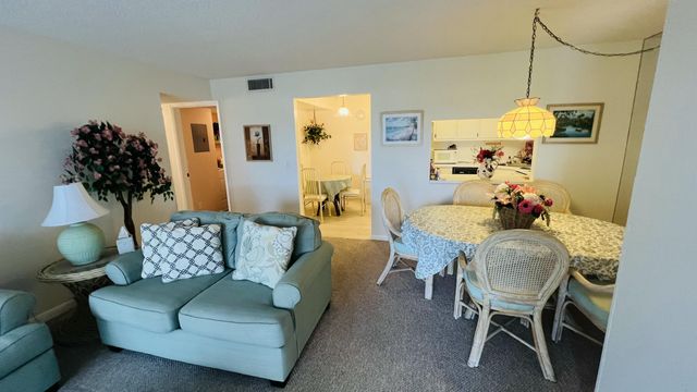 827 SKY PINE Way A2, Greenacres, FL 33415
