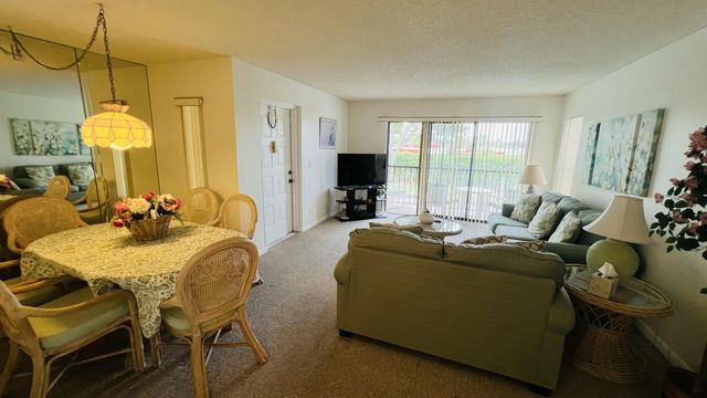 827 SKY PINE Way A2, Greenacres, FL 33415